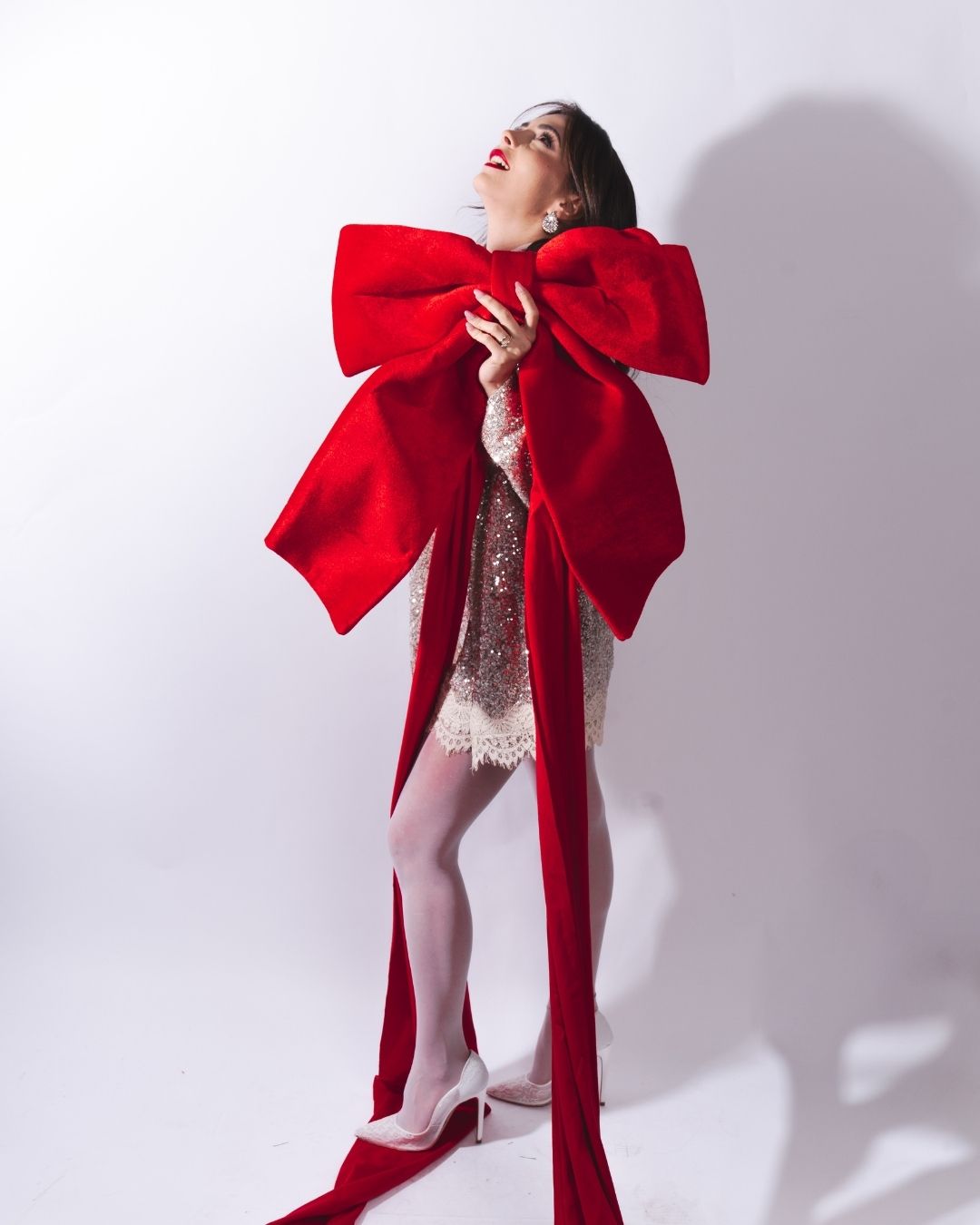 Short | Shine and Lace