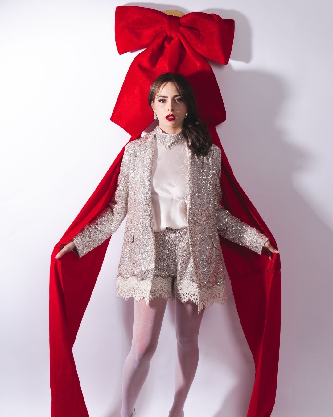 Short | Shine and Lace