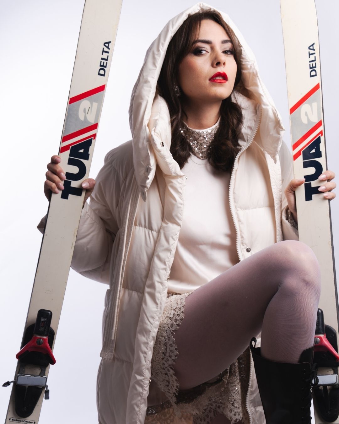 Giacca imbottita lunga con cappuccio ampio