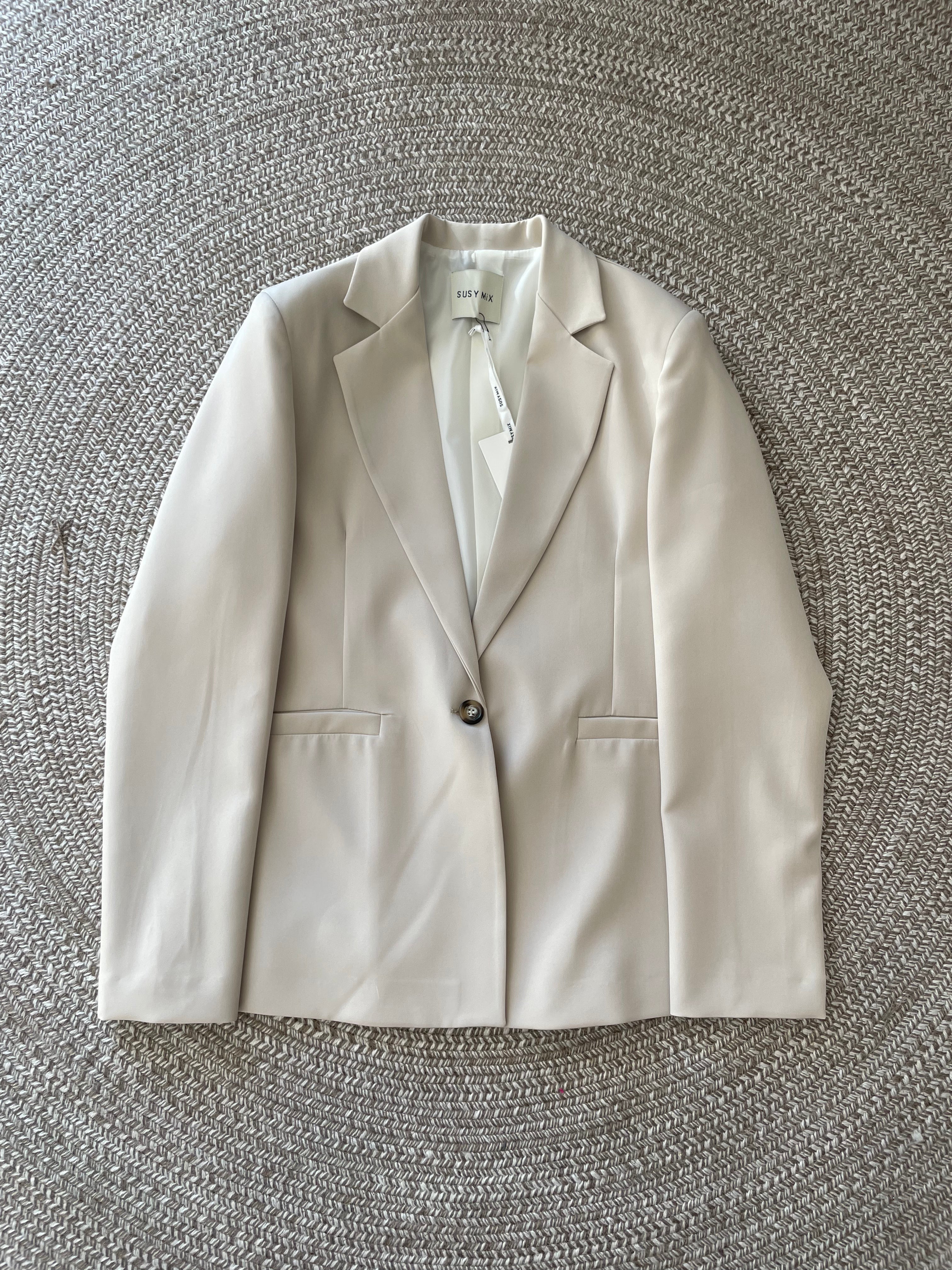 Blazer Kira